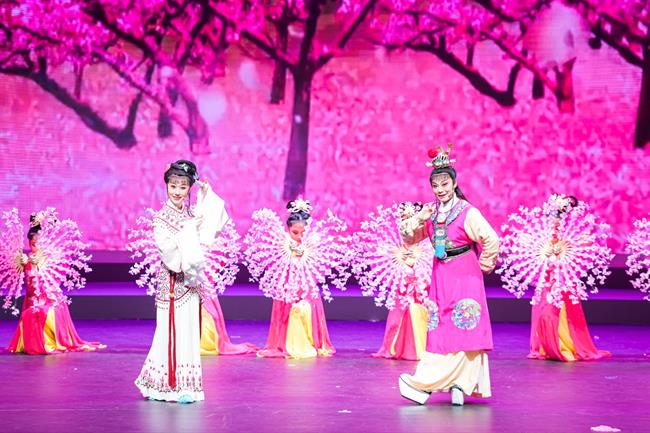 1-4戏曲精粹《春色满园》_副本.jpg